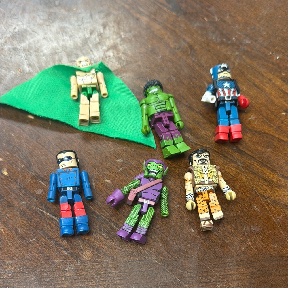 Set of Marvel Superhero MiniMates Figures